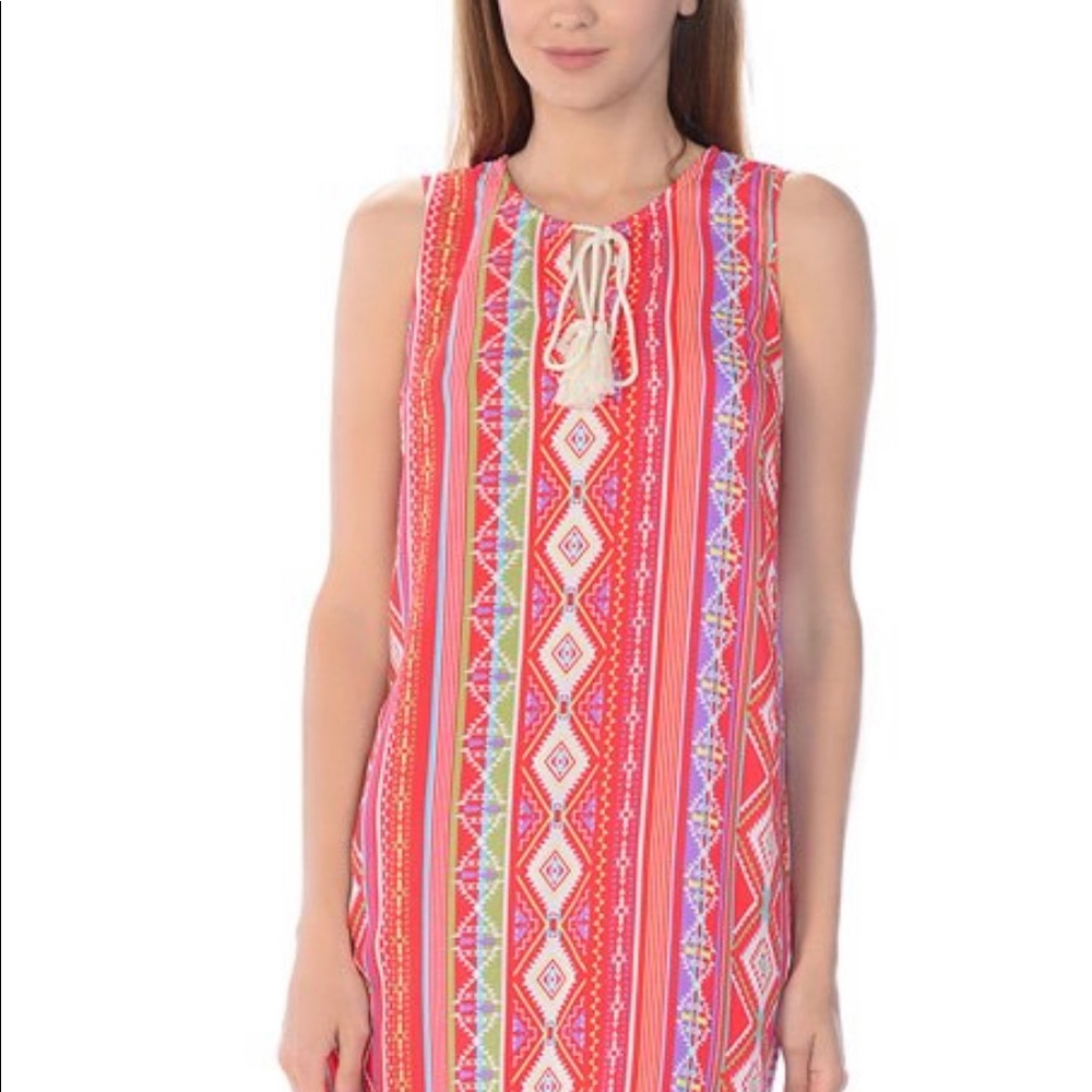 Color Lounge Red Geometric Keyhole dress